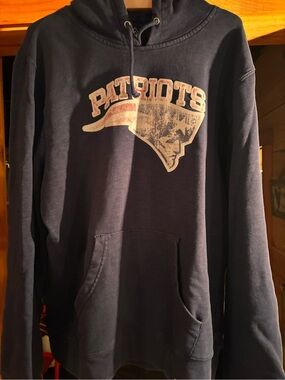 Majestic Navy Patriots Crewneck Pullover men’s